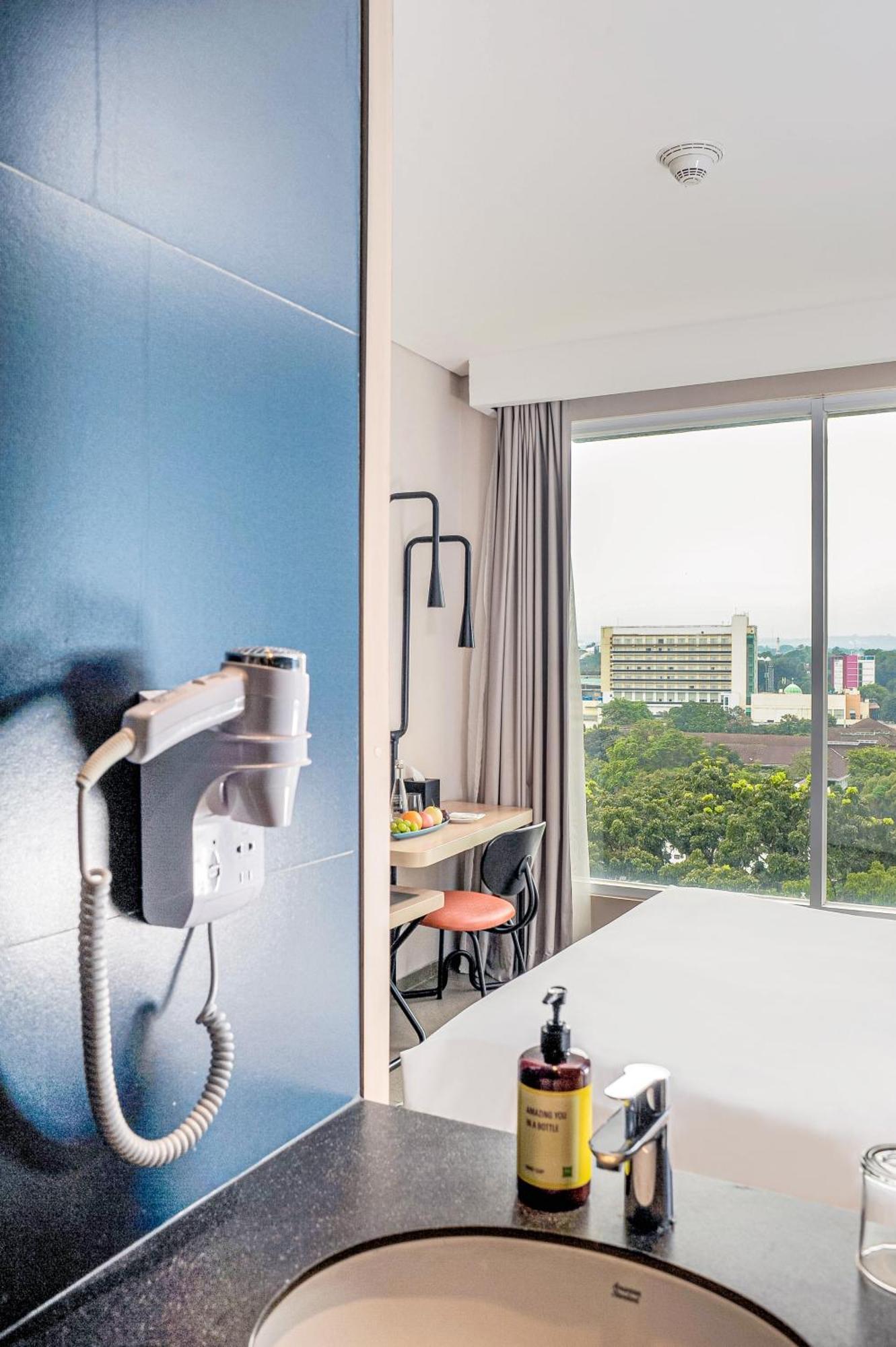 Ibis Styles Bogor Pajajaran Hotel Ngoại thất bức ảnh